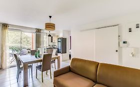 T2 jardinet avec piscine, parking et tennis
