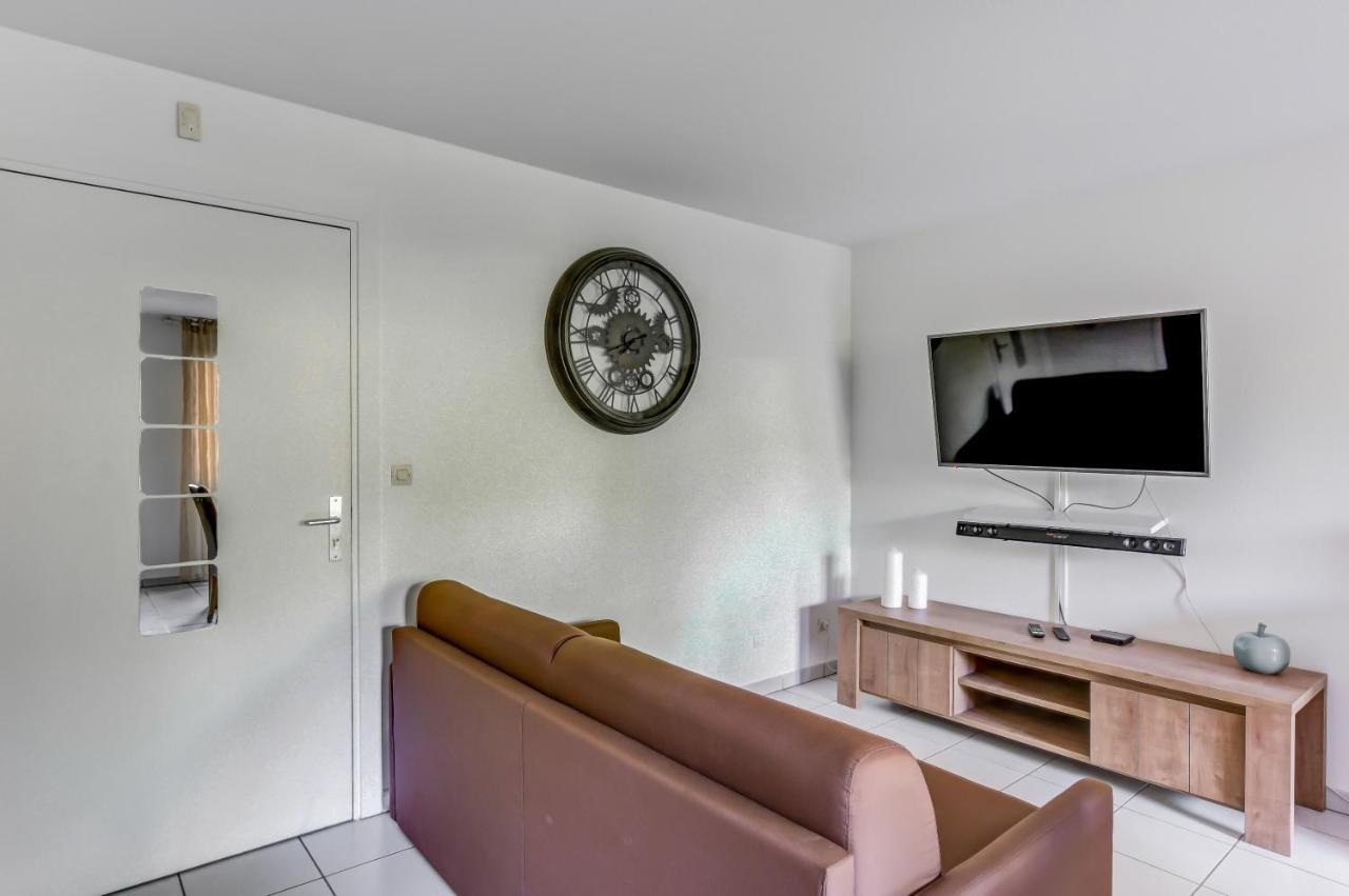 T2 jardinet avec piscine, parking et tennis Toulouse Extérieur photo